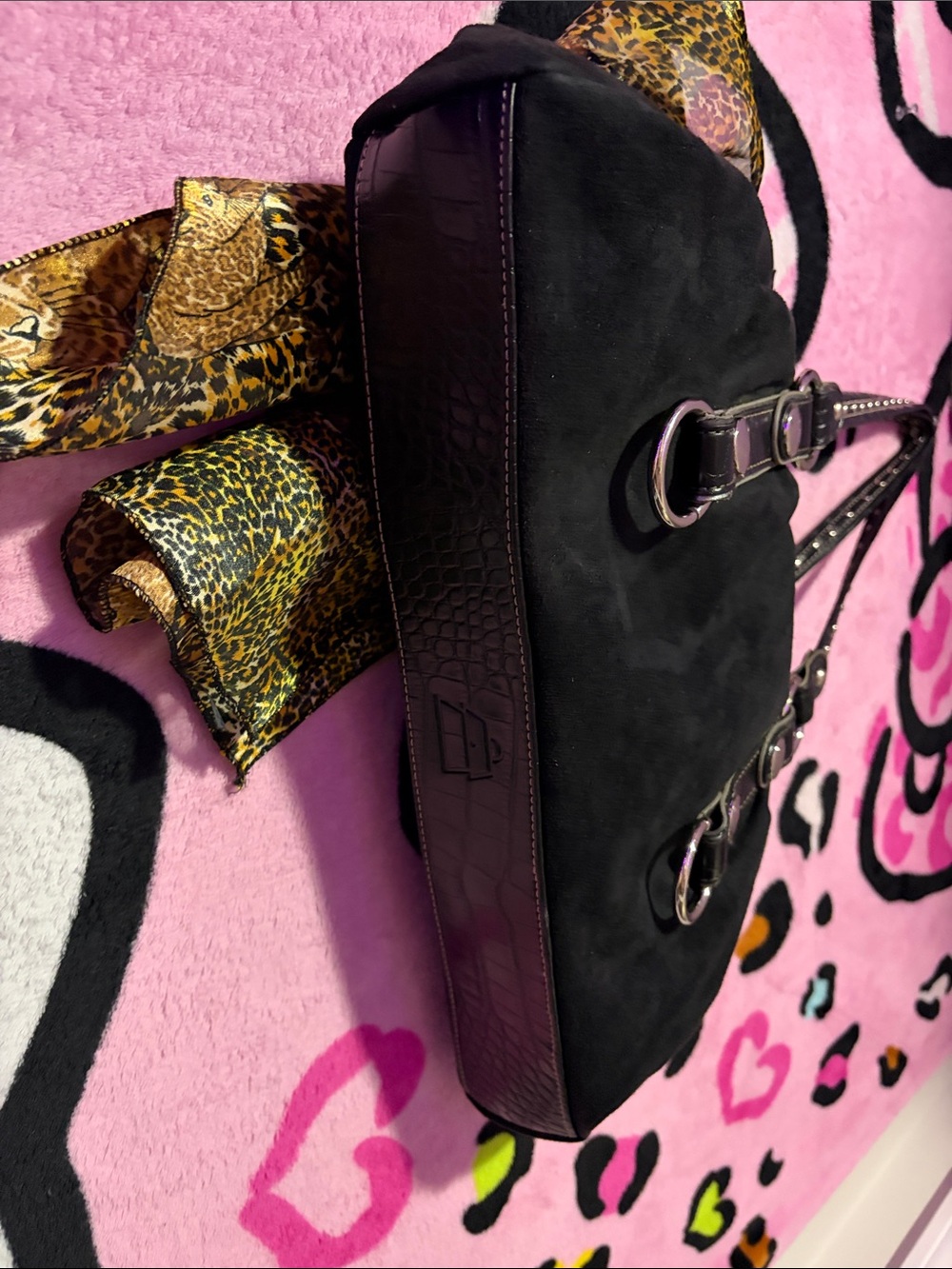 Kathy Van Zeeland Black Shoulder Bag with Leopard-Print Bow Accent - Picture 5 of 9